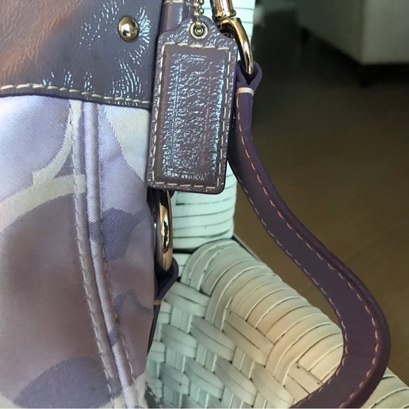 Coach Zoe Optic Signature Large Hobo - Picture 6 of 11